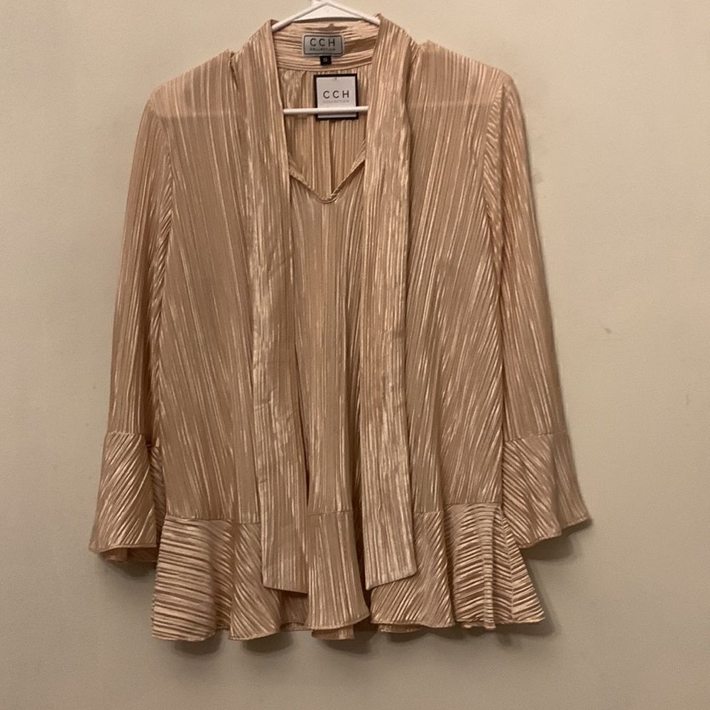 CCH Collection gold long bell sleeves flowy blouse Size S NWT - Picture 3 of 8